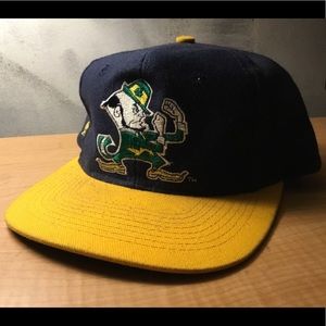 VINTAGE APEX NOTRE DAME SNAPBACK